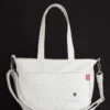 Natural fabric reusable tote Eco friendly shopping carryall Bolso de algodón reciclable Compras ecológico diario Baumwoll Jutebeutel Nachhaltiger Tragetasche Sac toile coton réutilisable Cabas écologique Borsa tessuto naturale riutilizzabile Shopping sostenibile Katoenen draagtas Milieuvriendelijke boodschappentas 纯棉帆布购物袋 环保可重复使用托特包 コットンキャンバスバッグ エコバッグ सूती कैनवास बैग पुन: प्रयोज्य थैला حقيبة قماش قطنية صديقة للبيئة Bolsa de pano algodão reutilizável Sacola ecológica 면 캔버스 쇼핑백 친환경 장바구니