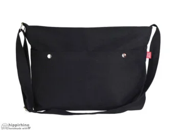 Stylish durable laptop messenger bag for students and professionals Spacious water resistant canvas crossbody satchel for books and tech Bolso mensajero elegante y resistente para estudiantes Mochila cruzada impermeable con compartimento para portátil Praktische waschbare Canvas Umhängetasche für Uni und Beruf Geräumige Aktentasche mit Laptopfach Sac messager crossbody en toile lavable pour école et bureau Bagage fonctionnel avec poche pour ordinateur Borsa a tracolla capiente in tessuto per college e università Zaino messenger con tasca per laptop Wasmachinebestendige canvas schoudertas voor school en werk Ruime messengertas voor laptop en studieboeken 耐用帆布信使包 学生笔记本电脑斜挎包 洗えるキャンバスメッセンジャーバッグ 学生用ノートパソコン収納 स्टाइलिश मैसेंजर बैग छात्रों के लिए लैपटॉप बैग حقيبة رسول قماشية متينة للطلاب حقيبة كمبيوتر محمول Mochila de mensageiro em canvas para estudantes Bolsa transversal para laptop 스타일리시한 메신저 백 학생용 노트북 가방