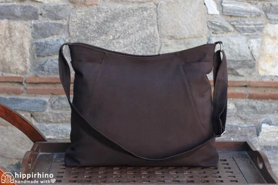 Dark Brown Hobo Bag Side Pockets Large Medium Canvas Shoulder Crossbody Bag Women Daily Use Casual Handmade Vegan Espresso fabric satchel slouchy style ample storage side pouches versatile carrying strap daily accessory handcrafted cruelty free textile shopper deep brown shoulder bag bolso marrón oscuro hobo grande vegano sac hobo marron foncé poche latérale grand besace braune hobo tasche große seitentasche vegane shopper borsa hobo marrone tela grande tracolla vegan borsa marrone hobo donkerbruine hobo tas bruine schoudertas ダークブラウンホーボーバッグ 짙은 갈색 호보 백 حقيبة كتف بنية داكنة saco hobo marrom escuro