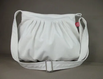 White Bag Textured fabric tote bag Folded reusable shopping carrier Bolso de lona plisado Plegable compras sostenible Strukturierte Baumwolltasche Gefalteter Jutebeutel Sac cabas toile plissé Réutilisable pliable Borsa tessuto pieghettato Shopping sostenibile Geplooide canvas tas Herbruikbare draagtas 褶皱帆布手提袋 可折叠环保购物包 プリーツキャンバスバッグ 折りたたみエコバッグ सिलवटों वाला कैनवास बैग टिकाऊ थैला حقيبة قماش مطوية صديقة للبيئة Bolsa de pano dobrada Ecológica sustentável 주름 캔버스 백 접이식 쇼핑백