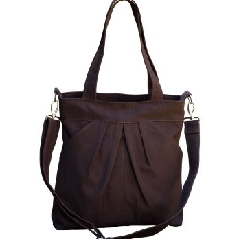 Handcrafted messenger satchel in chocolate hue featuring multiple compartments perfect for everyday essentials urban style bolsa cruzada marrón oscuro con bolsillos Umhängetasche dunkelbraun mit Taschen sac bandoulière marron foncé avec poches borsa a tracolla marrone scuro con tasche schoudertas donkerbruin met zakken 斜挎包 深棕色 ショルダーバッグ ブラウン मैसेंजर बैग भूरा حقيبة كتف بنية bolsa transversal marrom escuro com bolsos 크로스백 브라운 hands free adjustable strap organized storage compartments zipper closure lightweight versatile casual work office travel commute compact functional practical unisex women men artisan handmade contemporary modern minimalist chic sophisticated timeless elegant accessory statement piece