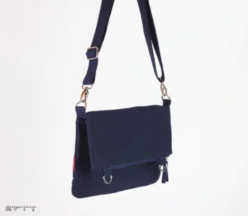 Navy Blue Waxed Foldover Bag Handmade blue waxed convertible tote stylish everyday crossbody bolso encerado azul sac cabas toile ciré bleu borsa cerata pieghevole blu tas handgemaakt tas schouder bolso mujer bolso hombre bolso algodón bolso casual sac toile bleu foncé tas canvas bolsa resistente حقيبة زرقاء 手提包 トートバッグ 왁스백 नीला बैग