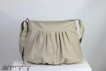 Handcrafted beige pleated crossbody elegant feminine purse bolso plisado beige sac bandoulière plissé beige borsa pieghe beige tas handgemaakt tas schouder bolso mujer bolso algodón bolso casual sac toile clair tas canvas bolsa elegante حقيبة بيج 手提包 ショルダーバッグ 베이지백 बेज बैग