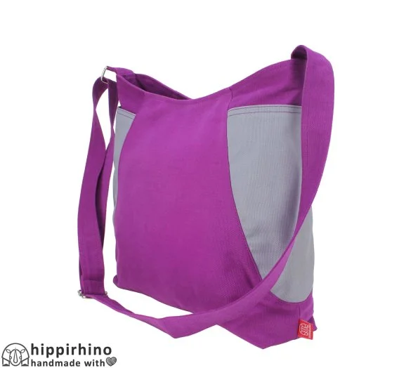 Lavender Purple Light Gray Canvas Hobo Bag Two Color Washable Textile Medium Large Shoulder Purse bolso hobo morado gris claro sac besace toile deux couleurs lavable lila hellgraue hobo tasche waschbar borsa hobo viola grigio chiaro tela lavabile paars lichtgrijze hobo tas 보라색 회색 호보백 حقيبة كتف رمادية بنفسجية Slouchy Style Everyday Carry