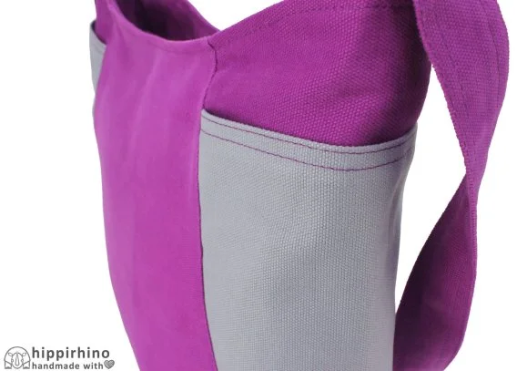 Lavender Purple Light Gray Canvas Hobo Bag Two Color Washable Textile Medium Large Shoulder Purse bolso hobo morado gris claro sac besace toile deux couleurs lavable lila hellgraue hobo tasche waschbar borsa hobo viola grigio chiaro tela lavabile paars lichtgrijze hobo tas 보라색 회색 호보백 حقيبة كتف رمادية بنفسجية Slouchy Style Everyday Carry