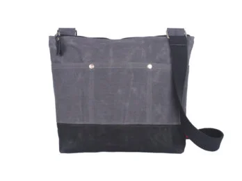 Dark Gray Black Two Color Waxed Canvas Crossbody Tote Bag Waxed canvas crossbody tote two tone colorblock bag bolsa de lona encerada dos colores bandolera gris negro sac en toile cirée bicolore gris noir bandoulière borsa di tela cerata due colori grigio nero tracolla gewachste Canvas Tasche zweifarbig grau schwarz Umhängetasche gewaxte canvas tas tweekleurig grijs zwart crossbody 蜡帆布双色包 ツートーンワックスキャンバスバッグ दो रंग बैग حقيبة قماشية بلونين bolsa de lona encerada bicolor 투톤 왁스 캔버스백 dark gray black colorway water resistant bag durable crossbody everyday carryall weatherproof tote practical shoulder bag versatile design sustainable accessory