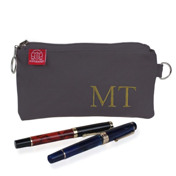 Personalized Embroidered Pencil Case Custom Name Initial Canvas Pouch Cotton Zipper Bag Back to School Gift Handmade Stationery Organizer Dark Gray personalized embroidered pencil case custom name cotton canvas handmade pouch monogram gift back to school estuche personalizado bordado nombre algodon hecho a mano regalo escolar portalapices artesanal personalisierte bestickte Federtasche Name Baumwolle handgemacht Geschenk Federmäppchen Stickerei Canvas handgefertigt Stifte Etui Schule trousse personnalisée brodée prénom coton fait main cadeau école pochette crayons broderie canvas artisanal astuccio personalizzato ricamato nome cotone fatto a mano regalo scuola portapenne ricamo canvas artigianale portamatiteStudente dingzhi cixiu mingzi bimao mianbu shougong qianbi dai gexinghua xingming weniju bao lipin xueshengRetry