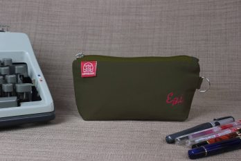 Handmade personalized cotton canvas pencil pouch embroidered name case gift idea custom cosmetic bag school organizer estuche personalizado hecho a mano Federmäppchen Baumwolle mit Namen personnalisé trousse brodée astuccio personalizzato fatto a mano 帆布笔袋 定制礼物 キャンバスペンケース 名入れ バッグ regalo unico organizer maquillage