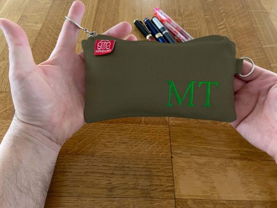 https://hippirhino.com/wp-content/uploads/2025/04/1-6-scaled.jpg custom embroidered name pencil holder cotton canvas personalized student gift handcrafted estuche bordado personalizado algodon regalo estudiante hecho mano Federtasche bestickt personalisiert Baumwolle Geschenk Schüler trousse broderie personnalisee coton cadeau etudiant fait main astuccio ricamato personalizzato cotone regalo studente artigianale dingzhi cixiu mingzi wenjihe mianbu lipin カスタム刺繍ペンケース名前入り綿キャンバス手作りギフト学生オーダーメイド