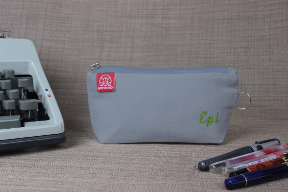Personalized Canvas Zipper Pencil Case with Name Embroidered Custom Pouch Gift for Her Handmade Makeup Bag Unique Organize Eco-Friendly Light Gray Handmade personalized cotton canvas pencil pouch embroidered name case gift idea custom cosmetic bag school organizer estuche personalizado hecho a mano Federmäppchen Baumwolle mit Namen personnalisé trousse brodée astuccio personalizzato fatto a mano 帆布笔袋 定制礼物 キャンバスペンケース 名入れ バッグ regalo unico organizer maquillage