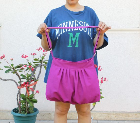 Womens shoulder satchel with gathered detail and customizable length, bolsa de hombro morada con pliegues para mujer, lila Umhangetasche mit verstellbarem Riemen, sac a main violet plisse avec bandouliere reglable, borsa a spalla viola pieghettata con tracolla regolabile, paarse schoudertas met verstelbare riem, 紫色肩包, パープルショルダーバッグ, बैंगनी बैग, حقيبة بنفسجية, bolsa roxa transversal, 퍼플 숄더백, chic lavender crossbody with ruched accents for daily use lightweight textile accessoryRetry