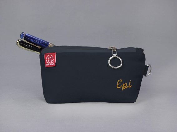 Custom Black Canvas Pencil Case Zip Pouch with Embroidered Name Personalized Gift for Travel Medicine Makeup Essentials Storage Cotton Bag Handmade personalized cotton canvas pencil pouch embroidered name case gift idea custom cosmetic bag school organizer estuche personalizado hecho a mano Federmäppchen Baumwolle mit Namen personnalisé trousse brodée astuccio personalizzato fatto a mano 帆布笔袋 定制礼物 キャンバスペンケース 名入れ バッグ regalo unico organizer maquillage