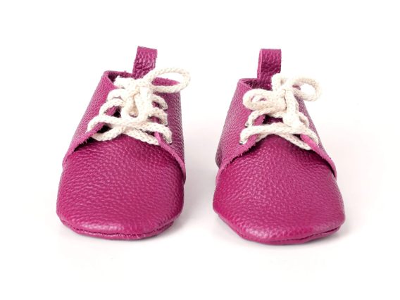 Handmade Dark Pink Genuine Leather Baby Moccasins Patucos bebé cuero rosa oscuro artesanal Dunkelrosa Leder Babyschuhe Moccasins Chaussons bébé cuir rose foncé fait main Scarpine neonato pelle rosa scuro artigianali Donkerroze leren baby mocassins slofjes 手工深粉色真皮婴儿学步鞋 ダークピンク本革ベビーモカシン गहरा गुलाबी असली लेदर बेबी जूते حذاء أطفال موكاسين جلد وردي غامق Sapatinho bebê couro rosa escuro 다크 핑크 천연 가죽 아기 모카신 Handmade Dark Pink Genuine Leather Baby Moccasins Patucos bebé cuero rosa oscuro artesanal Dunkelrosa Leder Babyschuhe Moccasins Chaussons bébé cuir rose foncé fait main Scarpine neonato pelle rosa scuro artigianali Donkerroze leren baby mocassins slofjes 手工深粉色真皮婴儿学步鞋 ダークピンク本革ベビーモカシン गहरा गुलाबी असली लेदर बेबी जूते حذاء أطفال موكاسين جلد وردي غامق Sapatinho bebê couro rosa escuro 다크 핑크 천연 가죽 아기 모카신