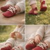 Red leather baby moccasins shoes soft sole handmade infant zapatos bebé rojos cuero mocasines suela blanda rote Leder Baby Mokassins weiche Sohle handgefertigt chaussures bébé rouges cuir mocassins semelle souple scarpe neonato rosse pelle mocassini suola morbida artigianale rode leren baby moccasins zachte zool 红色皮革婴儿鞋软底 赤いレザーベビーモカシンソフトソール लाल चमड़ा बच्चे के जूते नरम حذاء طفل جلد أحمر ناعم sapato bebê vermelho couro sola macia 레드 가죽 베이비 모카신 소프트