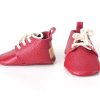 Red leather baby moccasins shoes soft sole handmade infant zapatos bebé rojos cuero mocasines suela blanda rote Leder Baby Mokassins weiche Sohle handgefertigt chaussures bébé rouges cuir mocassins semelle souple scarpe neonato rosse pelle mocassini suola morbida artigianale rode leren baby moccasins zachte zool 红色皮革婴儿鞋软底 赤いレザーベビーモカシンソフトソール लाल चमड़ा बच्चे के जूते नरम حذاء طفل جلد أحمر ناعم sapato bebê vermelho couro sola macia 레드 가죽 베이비 모카신 소프트