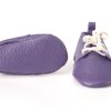 Genuine leather lilac baby shoe soft sole handmade infant moccasins zapato bebé lila cuero genuino suela blanda echtes Leder flieder Baby Schuh weiche Sohle handgefertigt chaussure bébé lilas cuir véritable semelle souple fait main scarpa neonato lillà pelle vera suola morbida artigianale echt leren lila babyschoen zachte zool handgemaakt 淡紫色真皮婴儿鞋软底 ライラック本革ベビーシューズソフトソール बैंगनी असली चमड़ा बच्चे का जूता नरम حذاء طفل جلد أرجواني ناعم sapato bebê lilás couro legítimo macio 라일락 천연 가죽 베이비 슈즈 소프트