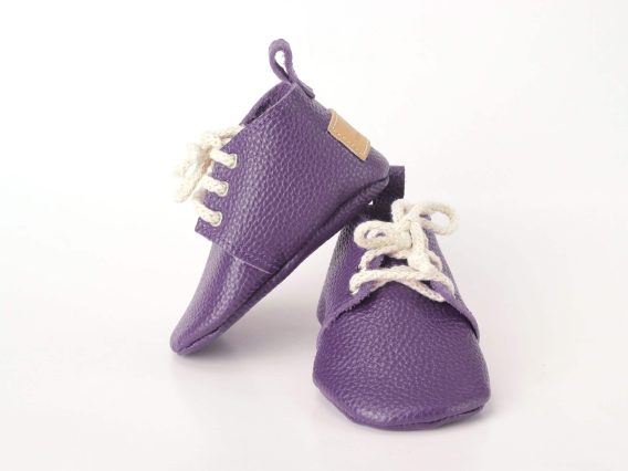 Genuine leather lilac baby shoe soft sole handmade infant moccasins zapato bebé lila cuero genuino suela blanda echtes Leder flieder Baby Schuh weiche Sohle handgefertigt chaussure bébé lilas cuir véritable semelle souple fait main scarpa neonato lillà pelle vera suola morbida artigianale echt leren lila babyschoen zachte zool handgemaakt 淡紫色真皮婴儿鞋软底 ライラック本革ベビーシューズソフトソール बैंगनी असली चमड़ा बच्चे का जूता नरम حذاء طفل جلد أرجواني ناعم sapato bebê lilás couro legítimo macio 라일락 천연 가죽 베이비 슈즈 소프트 Genuine leather lilac baby shoe soft sole handmade infant moccasins zapato bebé lila cuero genuino suela blanda echtes Leder flieder Baby Schuh weiche Sohle handgefertigt chaussure bébé lilas cuir véritable semelle souple fait main scarpa neonato lillà pelle vera suola morbida artigianale echt leren lila babyschoen zachte zool handgemaakt 淡紫色真皮婴儿鞋软底 ライラック本革ベビーシューズソフトソール बैंगनी असली चमड़ा बच्चे का जूता नरम حذاء طفل جلد أرجواني ناعم sapato bebê lilás couro legítimo macio 라일락 천연 가죽 베이비 슈즈 소프트