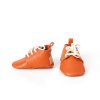 Handmade Orange Genuine Leather Soft Sole Baby Shoes Patucos bebé cuero naranja suela blanda Orange Leder Babyschuhe weiche Sohle Chaussons bébé cuir orange semelle souple Scarpine neonato pelle arancione suola morbida Oranje leren babyslofjes zachte zool 手工橙色真皮软底婴儿鞋 オレンジ本革ベビーシューズソフトソール नारंगी चमड़े के बेबी जूते नरम तलवा حذاء أطفال جلد برتقالي ناعم Sapatinho bebê couro laranja sola macia 오렌지 천연 가죽 아기 신발 소프트 솔
