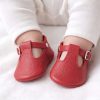 Red real leather baby shoes Moccasins Slippers boy girl Rote Babyschuhe aus echtem Leder Mokassins Hausschuhe Jungen Mädchen Chaussons bébé en cuir véritable rouge mocassins garçon fille Zapatos de bebé de cuero real rojo mocasines pantuflas niño niña Scarpe neonato in vera pelle rossa mocassini pantofole bambino bambina Rode echt leren babyschoentjes mocassins sloffen jongen meisje レッドの本革ベビーシューズ モカシン スリッパ 男の子 女の子 红色真皮婴儿鞋莫卡辛鞋拖鞋男童女童