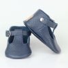 Navy blue leather baby shoes moccasins slippers Marineblaue Babyschuhe aus Leder Mokassins Hausschuhe Chaussons bébé en cuir bleu marine mocassins Zapatos de bebé de cuero azul marino mocasines pantuflas Scarpe neonato in pelle blu navy mocassini pantofole Marineblauwe leren babyschoentjes mocassins sloffen ネイビーブルーのレザーベビーシューズ モカシン スリッパ 海军蓝皮革婴儿鞋莫卡辛鞋拖鞋