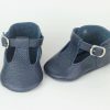 Navy blue leather baby shoes moccasins slippers Marineblaue Babyschuhe aus Leder Mokassins Hausschuhe Chaussons bébé en cuir bleu marine mocassins Zapatos de bebé de cuero azul marino mocasines pantuflas Scarpe neonato in pelle blu navy mocassini pantofole Marineblauwe leren babyschoentjes mocassins sloffen ネイビーブルーのレザーベビーシューズ モカシン スリッパ 海军蓝皮革婴儿鞋莫卡辛鞋拖鞋