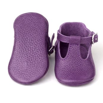 Lilac real leather baby shoes Moccasins Slippers boy girl Fliederfarbene Babyschuhe aus echtem Leder Mokassins Hausschuhe Jungen Mädchen Chaussons bébé en cuir véritable lilas mocassins garçon fille Zapatos de bebé de cuero real lila mocasines pantuflas niño niña Scarpe neonato in vera pelle lilla mocassini pantofole bambino bambina Lila echt leren babyschoentjes mocassins sloffen jongen meisje ライラックの本革ベビーシューズ モカシン スリッパ 男の子 女の子 丁香紫真皮婴儿鞋莫卡辛鞋拖鞋男童女童 Lilac real leather baby shoes Moccasins Slippers boy girl Fliederfarbene Babyschuhe aus echtem Leder Mokassins Hausschuhe Jungen Mädchen Chaussons bébé en cuir véritable lilas mocassins garçon fille Zapatos de bebé de cuero real lila mocasines pantuflas niño niña Scarpe neonato in vera pelle lilla mocassini pantofole bambino bambina Lila echt leren babyschoentjes mocassins sloffen jongen meisje ライラックの本革ベビーシューズ モカシン スリッパ 男の子 女の子 丁香紫真皮婴儿鞋莫卡辛鞋拖鞋男童女童
