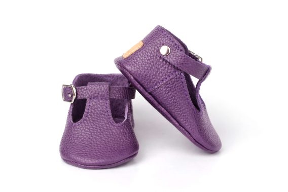 Lilac real leather baby shoes Moccasins Slippers boy girl Fliederfarbene Babyschuhe aus echtem Leder Mokassins Hausschuhe Jungen Mädchen Chaussons bébé en cuir véritable lilas mocassins garçon fille Zapatos de bebé de cuero real lila mocasines pantuflas niño niña Scarpe neonato in vera pelle lilla mocassini pantofole bambino bambina Lila echt leren babyschoentjes mocassins sloffen jongen meisje ライラックの本革ベビーシューズ モカシン スリッパ 男の子 女の子 丁香紫真皮婴儿鞋莫卡辛鞋拖鞋男童女童 Lilac real leather baby shoes Moccasins Slippers boy girl Fliederfarbene Babyschuhe aus echtem Leder Mokassins Hausschuhe Jungen Mädchen Chaussons bébé en cuir véritable lilas mocassins garçon fille Zapatos de bebé de cuero real lila mocasines pantuflas niño niña Scarpe neonato in vera pelle lilla mocassini pantofole bambino bambina Lila echt leren babyschoentjes mocassins sloffen jongen meisje ライラックの本革ベビーシューズ モカシン スリッパ 男の子 女の子 丁香紫真皮婴儿鞋莫卡辛鞋拖鞋男童女童