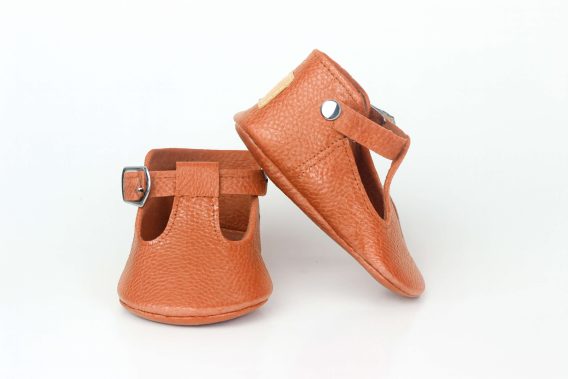 Orange real leather baby shoes Moccasins Slippers boy girl Infant Toddlers Newborn Orangene Babyschuhe aus echtem Leder Mokassins Jungen Mädchen Kleinkinder Neugeborene Chaussons bébé en cuir véritable orange mocassins garçon fille nourrisson nouveau-né Zapatos de bebé de cuero naranja mocasines niño niña recién nacidos Scarpe neonato in vera pelle arancione mocassini bambino bambina オレンジの本革ベビーシューズ モカシン スリッパ 男の子 女の子 乳幼児 橙色真皮婴儿鞋莫卡辛鞋拖鞋男童女童婴幼儿新生儿