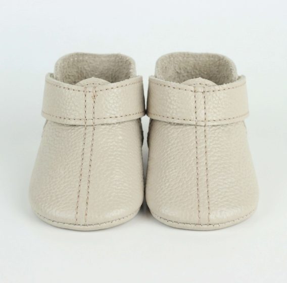 Leather baby shoes soft sole moccasins genuine cowhide beige zapatos bebé cuero suela blanda mocasines piel beige Leder Baby Schuhe weiche Sohle Mokassins Rindsleder chaussures bébé cuir semelle souple mocassins beige scarpe neonato pelle suola morbida mocassini vera pelle leren babyschoen zachte zool moccasins rundleer beige 婴儿皮革鞋软底真牛皮米色 レザーベビーシューズソフトソール本革ベージュ चमड़ा जूते नरम असली गाय चमड़ा बेज أحذية طفل جلد ناعم بقري بيج sapatos bebê couro sola macia bege 가죽 베이비 슈즈 소프트 천연 소가죽