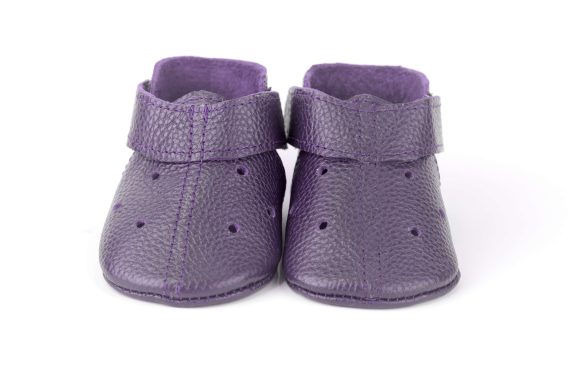 Leather baby shoes soft sole lilac moccasins handmade infant zapatos bebé cuero suela blanda lila mocasines Leder Baby Schuhe weiche Sohle flieder Mokassins handgefertigt chaussures bébé cuir semelle souple lilas mocassins fait main scarpe neonato pelle suola morbida lillà mocassini artigianale leren babyschoen zachte zool lila moccasins handgemaakt 淡紫色皮革婴儿鞋软底 ライラックレザーベビーシューズソフトソールモカシン बैंगनी चमड़ा बच्चे के जूते नरम हस्तनिर्मित أحذية طفل جلد أرجواني ناعمة صنع يدوي sapatos bebê couro sola macia lilás mocassim artesanal 라일락 가죽 베이비 슈즈 소프트 수제