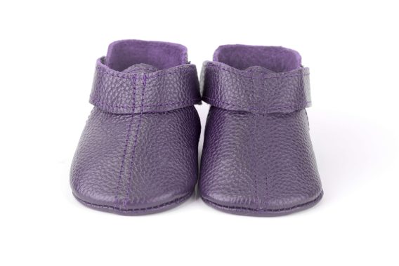 Leather baby shoes soft sole lilac moccasins handmade zapatos bebé cuero suela blanda lila mocasines Leder Baby Schuhe weiche Sohle flieder Mokassins chaussures bébé cuir semelle souple lilas mocassins scarpe neonato pelle suola morbida lillà mocassini leren babyschoen zachte zool lila moccasins 淡紫色皮革婴儿鞋软底 ライラックレザーベビーシューズソフトソール बैंगनी चमड़ा जूते नरम أحذية طفل أرجواني ناعمة sapatos bebê couro lilás sola macia 라일락 가죽 베이비 슈즈 소프트
