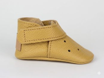 Mustard yellow leather baby shoes soft sole perforated moccasins zapatos bebé cuero mostaza suela blanda perforados senfgelb Leder Baby Schuhe weiche Sohle perforiert chaussures bébé cuir moutarde semelle souple perforé scarpe neonato pelle giallo senape suola morbida traforata mosterdgeel leren babyschoen zachte zool geperforeerd 芥末黄皮革婴儿鞋软底打孔 マスタードイエローレザーベビーシューズパンチング सरसों पीला चमड़ा जूते छिद्रित أحذية طفل جلد أصفر مثقبة sapatos bebê couro mostarda perfurado 머스타드 옐로우 가죽 베이비 슈즈 펀칭