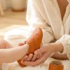 Baby leather shoes soft sole orange first walking moccasins zapatos bebé cuero suela blanda naranja mocasines Baby Leder Schuhe weiche Sohle orange Mokassins chaussures bébé cuir semelle souple orange mocassins scarpe neonato pelle suola morbida arancione mocassini baby leren schoenen zachte zool oranje moccasins 婴儿皮革鞋软底橙色学步 ベビーレザーシューズソフトソールオレンジ बच्चे के जूते नरम नारंगी पहला कदम أحذية طفل جلد ناعمة برتقالية sapatos bebê couro sola macia laranja primeiros passos 베이비 가죽 슈즈 소프트 오렌지 첫걸음