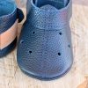 Navy blue leather baby shoe perforated soft sole moccasins zapato bebé azul marino cuero perforado suela blanda dunkelblau Leder Baby Schuh perforiert weiche Sohle chaussure bébé bleu marine cuir perforé semelle souple scarpa neonato blu navy pelle traforata suola morbida donkerblauw leren babyschoen geperforeerd zachte zool 海军蓝皮革婴儿鞋打孔软底 ネイビーレザーベビーシューズパンチング नेवी चमड़ा बच्चे के जूते छिद्रित नरम حذاء طفل أزرق مثقب ناعم sapato bebê azul marinho couro perfurado 네이비 가죽 베이비 슈즈 펀칭 소프트