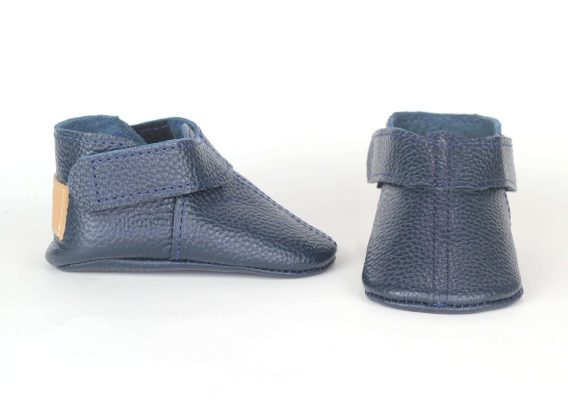 Genuine leather baby shoes soft sole moccasins navy blue zapatos bebé cuero genuino suela blanda azul marino echtes Leder Baby Schuhe weiche Sohle dunkelblau chaussures bébé cuir véritable semelle souple bleu marine scarpe neonato pelle vera suola morbida blu navy echt leren babyschoen zachte zool donkerblauw 真皮婴儿鞋软底海军蓝 本革ベビーシューズソフトソールネイビー असली चमड़ा बच्चे के जूते नरम नेवी حذاء طفل جلد ناعم أزرق كحلي sapato bebê couro legítimo sola macia azul 천연 가죽 베이비 슈즈 소프트 네이비