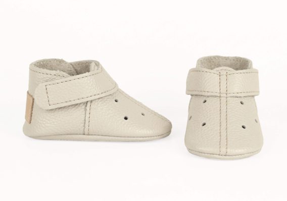 Infant leather shoes soft plush lining breathable baby footwear zapatos infantiles cuero forro peluche transpirables Baby Leder Schuhe weiche Plüschfutter atmungsaktiv chaussures bébé cuir doublure peluche respirante scarpe neonato pelle fodera peluche traspirante babyschoenen leer zachte pluche voering ademend 婴儿皮革鞋柔软毛绒内衬透气 ベビーレザーシューズプラッシュ裏地通気性 बच्चे के जूते प्लश अस्तर सांस लेने योग्य أحذية أطفال جلد بطانة ناعمة تنفس sapatos bebê couro forro pelúcia respirável 유아 가죽 슈즈 플러시 안감 통기성