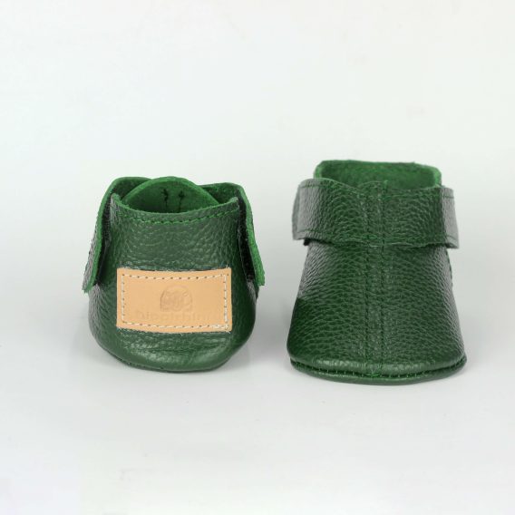 Genuine leather baby shoes emerald green soft sole perforated zapatos bebé cuero verde esmeralda perforados echtes Leder Baby Schuhe smaragdgrün weich perforiert chaussures bébé cuir vert émeraude semelle souple perforé scarpe neonato pelle verde smeraldo suola morbida traforata echt leren babyschoen smaragdgroen zacht geperforeerd 翡翠绿真皮婴儿鞋软底打孔 エメラルドグリーンレザーベビーシューズ पन्ना हरा चमड़ा जूते छिद्रित حذاء طفل أخضر زمردي مثقب sapato bebê couro verde esmeralda perfurado 에메랄드 그린 가죽 베이비 슈즈