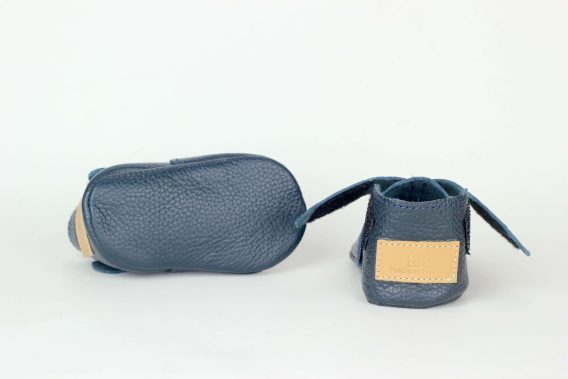 Genuine leather baby shoes soft sole moccasins navy blue zapatos bebé cuero genuino suela blanda azul marino echtes Leder Baby Schuhe weiche Sohle dunkelblau chaussures bébé cuir véritable semelle souple bleu marine scarpe neonato pelle vera suola morbida blu navy echt leren babyschoen zachte zool donkerblauw 真皮婴儿鞋软底海军蓝 本革ベビーシューズソフトソールネイビー असली चमड़ा बच्चे के जूते नरम नेवी حذاء طفل جلد ناعم أزرق كحلي sapato bebê couro legítimo sola macia azul 천연 가죽 베이비 슈즈 소프트 네이비