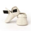 Leather baby shoes soft sole moccasins genuine cowhide beige zapatos bebé cuero suela blanda mocasines piel beige Leder Baby Schuhe weiche Sohle Mokassins Rindsleder chaussures bébé cuir semelle souple mocassins beige scarpe neonato pelle suola morbida mocassini vera pelle leren babyschoen zachte zool moccasins rundleer beige 婴儿皮革鞋软底真牛皮米色 レザーベビーシューズソフトソール本革ベージュ चमड़ा जूते नरम असली गाय चमड़ा बेज أحذية طفل جلد ناعم بقري بيج sapatos bebê couro sola macia bege 가죽 베이비 슈즈 소프트 천연 소가죽