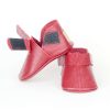 Red leather baby shoes soft sole moccasins handmade zapatos bebé rojos cuero suela blanda mocasines rote Leder Baby Schuhe weiche Sohle Mokassins handgefertigt chaussures bébé rouges cuir semelle souple mocassins scarpe neonato rosse pelle suola morbida mocassini artigianale rode leren babyschoen zachte zool moccasins handgemaakt 红色皮革婴儿鞋软底手工 赤いレザーベビーシューズソフトソール लाल चमड़ा जूते नरम हस्तनिर्मित أحذية طفل حمراء جلد ناعمة صنع يدوي sapatos bebê vermelho couro sola macia 레드 가죽 베이비 슈즈 소프트 수제