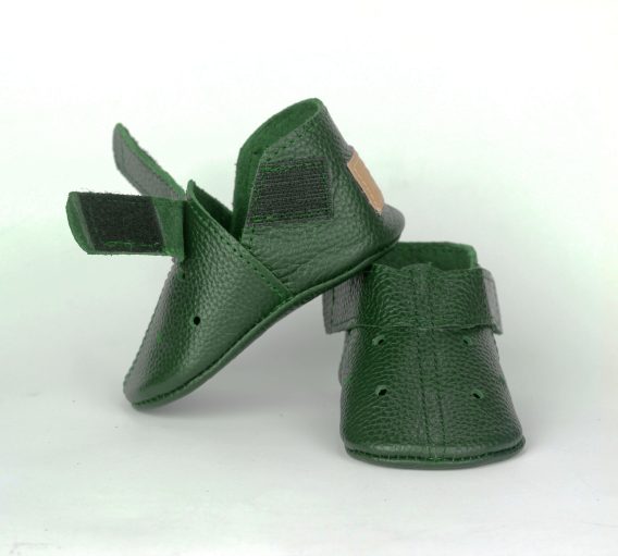 Genuine leather baby shoes emerald green soft sole perforated zapatos bebé cuero verde esmeralda perforados echtes Leder Baby Schuhe smaragdgrün weich perforiert chaussures bébé cuir vert émeraude semelle souple perforé scarpe neonato pelle verde smeraldo suola morbida traforata echt leren babyschoen smaragdgroen zacht geperforeerd 翡翠绿真皮婴儿鞋软底打孔 エメラルドグリーンレザーベビーシューズ पन्ना हरा चमड़ा जूते छिद्रित حذاء طفل أخضر زمردي مثقب sapato bebê couro verde esmeralda perfurado 에메랄드 그린 가죽 베이비 슈즈