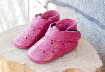 Leather baby shoes soft sole pink moccasins genuine handmade zapatos bebé cuero suela blanda rosa mocasines genuino Leder Baby Schuhe weiche Sohle rosa Mokassins echt chaussures bébé cuir semelle souple rose mocassins véritable scarpe neonato pelle suola morbida rosa mocassini vera leren babyschoen zachte zool roze moccasins echt handgemaakt 粉色真皮婴儿鞋软底手工 ピンク本革ベビーシューズソフトソール गुलाबी असली चमड़ा जूते हस्तनिर्मित أحذية طفل وردي جلد طبيعي sapatos bebê couro rosa legítimo artesanal 핑크 천연 가죽 베이비 슈즈 수제