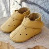 Mustard yellow leather baby shoes soft sole perforated moccasins zapatos bebé cuero mostaza suela blanda perforados senfgelb Leder Baby Schuhe weiche Sohle perforiert chaussures bébé cuir moutarde semelle souple perforé scarpe neonato pelle giallo senape suola morbida traforata mosterdgeel leren babyschoen zachte zool geperforeerd 芥末黄皮革婴儿鞋软底打孔 マスタードイエローレザーベビーシューズパンチング सरसों पीला चमड़ा जूते छिद्रित أحذية طفل جلد أصفر مثقبة sapatos bebê couro mostarda perfurado 머스타드 옐로우 가죽 베이비 슈즈 펀칭 Mustard yellow leather baby shoes soft sole perforated moccasins zapatos bebé cuero mostaza suela blanda perforados senfgelb Leder Baby Schuhe weiche Sohle perforiert chaussures bébé cuir moutarde semelle souple perforé scarpe neonato pelle giallo senape suola morbida traforata mosterdgeel leren babyschoen zachte zool geperforeerd 芥末黄皮革婴儿鞋软底打孔 マスタードイエローレザーベビーシューズパンチング सरसों पीला चमड़ा जूते छिद्रित أحذية طفل جلد أصفر مثقبة sapatos bebê couro mostarda perfurado 머스타드 옐로우 가죽 베이비 슈즈 펀칭