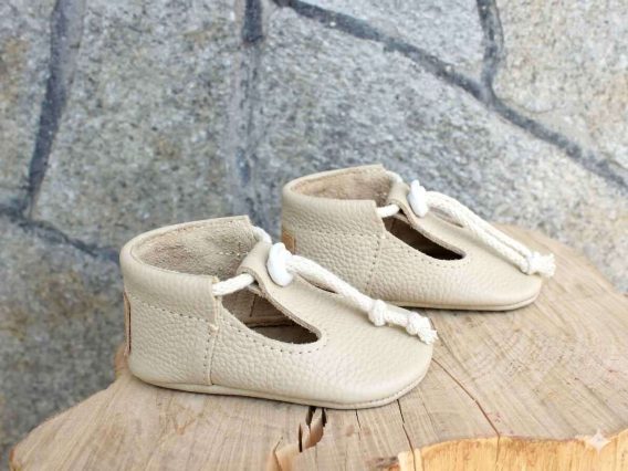 Handmade Cream Leather Baby Shoes, Krem Deri Bebek Ayakkabısı, Zapatos de bebé en cuero crema, Cremefarbene Baby-Lederschuhe, Chaussures bébé en cuir crème, Scarpine neonato in pelle crema, Crème leren babyschoentjes, 米黄色真皮婴儿鞋, クリーム レザー ベビーシューズ, क्रीम चमड़े के बेबी जूते, حذاء طفل جلدي كريمي, Sapatinho de couro creme para bebê, 크림 가죽 아기 신발