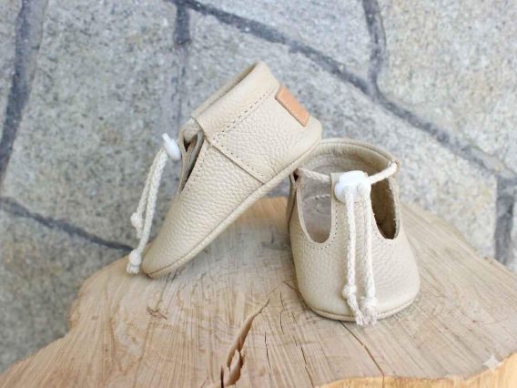 Handmade Cream Leather Baby Shoes, Krem Deri Bebek Ayakkabısı, Zapatos de bebé en cuero crema, Cremefarbene Baby-Lederschuhe, Chaussures bébé en cuir crème, Scarpine neonato in pelle crema, Crème leren babyschoentjes, 米黄色真皮婴儿鞋, クリーム レザー ベビーシューズ, क्रीम चमड़े के बेबी जूते, حذاء طفل جلدي كريمي, Sapatinho de couro creme para bebê, 크림 가죽 아기 신발