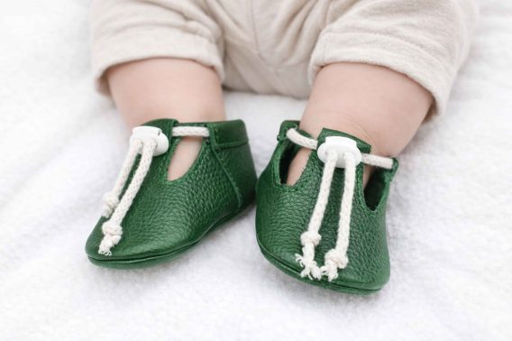 Handmade Green Leather Baby Shoes, Yeşil Deri Bebek Ayakkabısı, Zapatos de bebé en cuero verde, Grüne Baby-Lederschuhe, Chaussures bébé en cuir vert, Scarpine neonato in pelle verde, Groene leren babyschoentjes, 绿色真皮婴儿鞋, グリーン レザー ベビーシューズ, हरे चमड़े के बेबी जूते, حذاء طفل جلدي أخضر, Sapatinho de couro verde para bebê, 그린 가죽 아기 신발