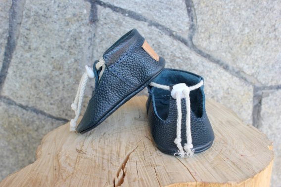 Handmade Navy Blue Leather Baby Moccasins, Lacivert Deri Bebek Makosen Ayakkabı, Mocasines de bebé en cuero azul marino, Marineblaue Baby-Mokassins aus Leder, Mocassins bébé en cuir bleu marine, Mocassini neonato in pelle blu navy, Marineblauwe leren babymocassins, 深蓝色真皮婴儿软底鞋, ネイビーブルー レザー ベビーモカシン, नेवी ब्लू लेदर बेबी मोकासिन, حذاء موكاسين جلدي للأطفال كحلي, Sapatinho mocassim de couro azul marinho, 네이비 블루 가죽 아기 모카신