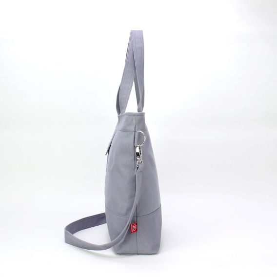 Handmade Light Gray Cotton Canvas Tote Bag with Crossbody Strap, Gri Pamuklu Kanvas Tote Çanta ve Askı, Bolso tote lona gris con bandolera, Graue Canvas Tasche mit Schultergurt, Sac cabas en toile grise avec bandoulière, Borsa tote in tela grigia con tracolla, Grijze katoenen canvas shopper met riem, 灰色帆布托特包带斜挎带, グレー コットン キャンバス トートバッグ, ग्रे कॉटन कैनवास टोट बैग स्ट्रैप के साथ, حقيبة توت قطنية رمادية بحزام كروس, Bolsa tote lona cinza com alça transversal, 그레이 코튼 캔버스 토트백 크로스백