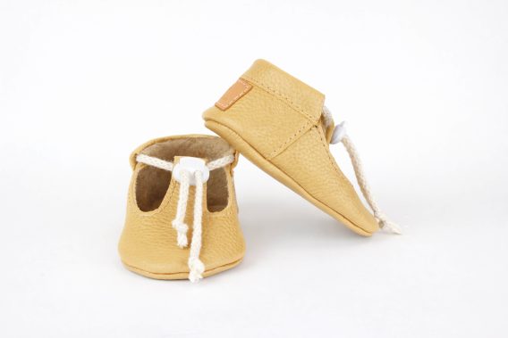 Handmade Yellow Soft Sole Leather Baby Shoes, Sarı Deri Bebek Patiği Yumuşak Taban, Zapatos de bebé en cuero amarillo suela blanda, Gelbe weiche Lederschuhe für Babys, Chaussons bébé cuir souple jaune, Scarpine neonato pelle suola morbida, Gele leren babyslofjes met zachte zool, 黄色真皮软底婴儿鞋, イエロー ソフトソール レザー ベビーシューズ, पीले नरम सोल वाले लेदर बेबी जूते, حذاء أطفال جلدي نعل ناعم أصفر, Sapatinho de couro sola macia amarelo, 옐로우 소프트솔 가죽 아기 신발