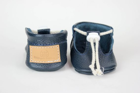 Handmade Navy Blue Leather Baby Moccasins, Lacivert Deri Bebek Makosen Ayakkabı, Mocasines de bebé en cuero azul marino, Marineblaue Baby-Mokassins aus Leder, Mocassins bébé en cuir bleu marine, Mocassini neonato in pelle blu navy, Marineblauwe leren babymocassins, 深蓝色真皮婴儿软底鞋, ネイビーブルー レザー ベビーモカシン, नेवी ब्लू लेदर बेबी मोकासिन, حذاء موكاسين جلدي للأطفال كحلي, Sapatinho mocassim de couro azul marinho, 네이비 블루 가죽 아기 모카신